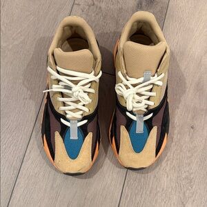 YEEZY 700 sneakers US7 men’s, 8.5 women’s